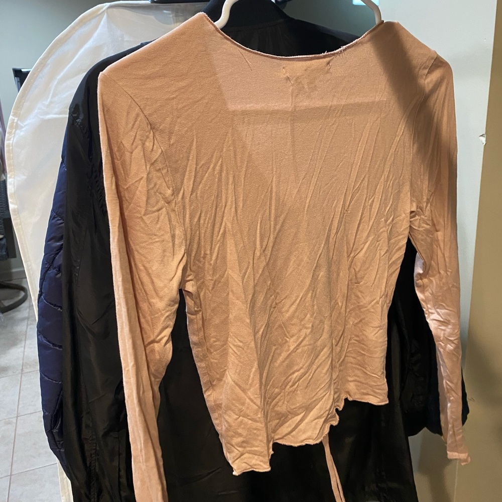 Women's Long Sleeve Ruched V-Neck Top in Dusty Rose - Picture 5 of 5